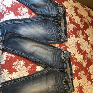 Bundle of 2-Vigoss Blue Capris Distressed Denim